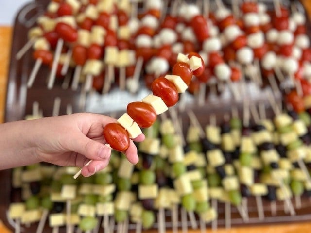Tomaten und Käse Spieße